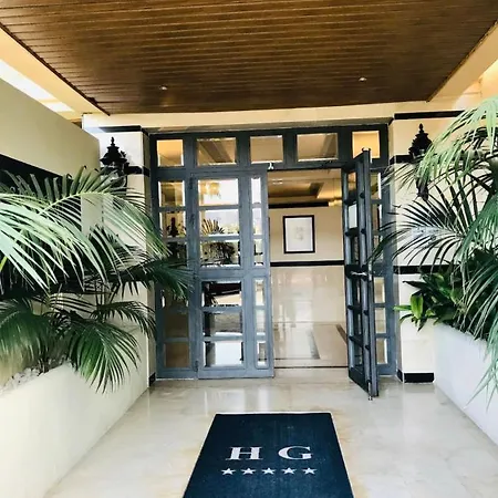Apartment Elegant In Del Golf, 5 Stars & Front Line Golf In Puerto Banus