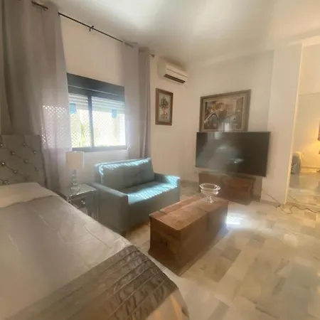Elegant In Del Golf, 5 Stars & Front Line Golf In Puerto Banus *